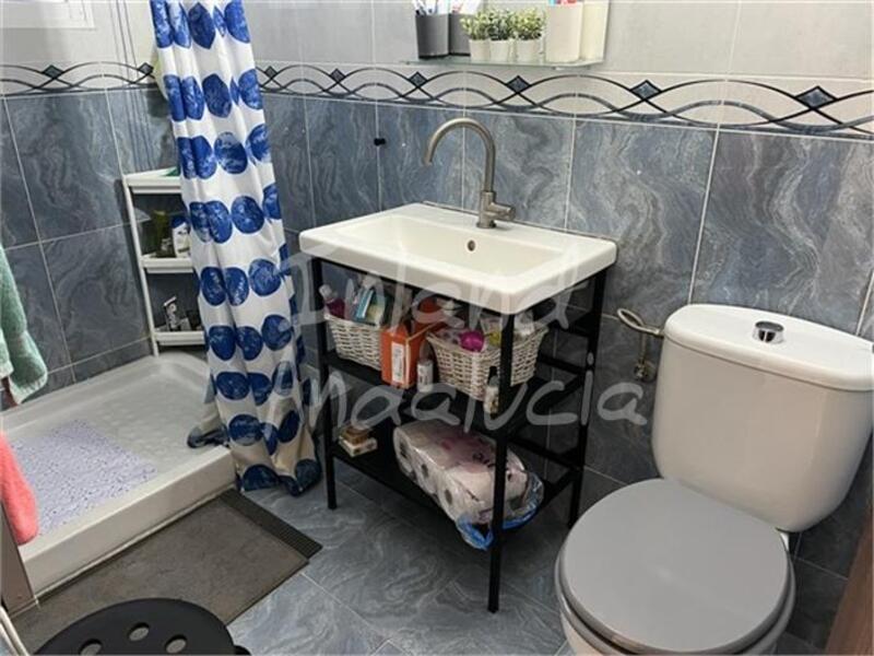 8 soveværelse Byhus til salg