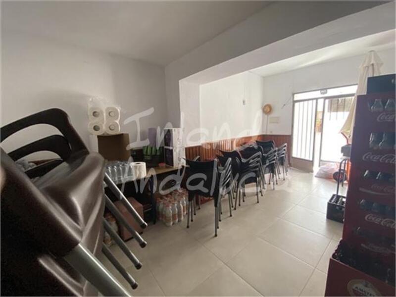 4 bedroom Townhouse for sale