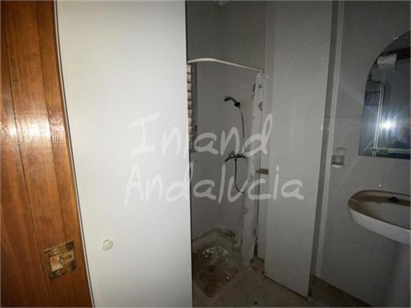 4 bedroom Townhouse for sale