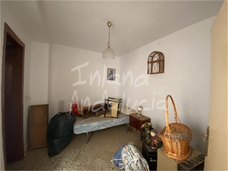 4 bedroom Townhouse for sale