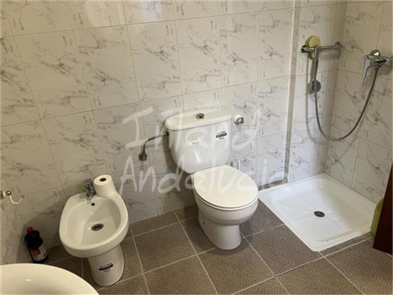 4 bedroom Townhouse for sale