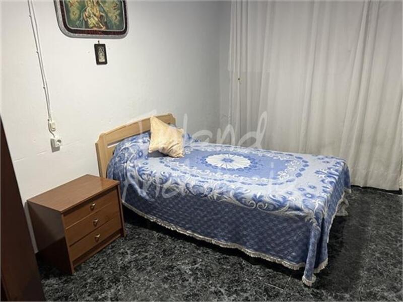 4 bedroom Townhouse for sale