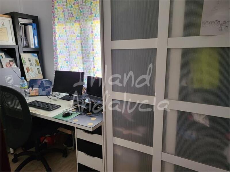 4 bedroom Townhouse for sale