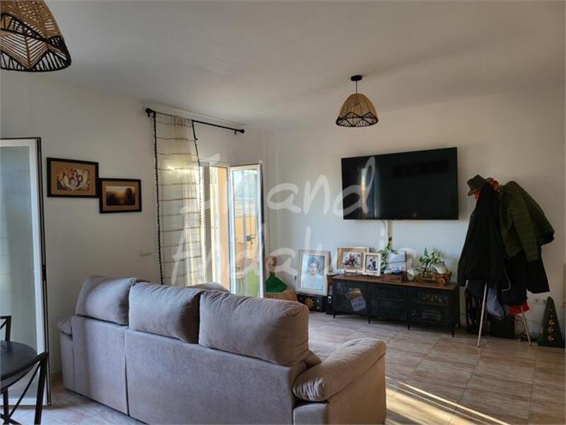 4 bedroom Townhouse for sale