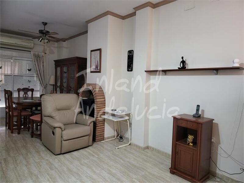 3 спальная комната городская тюрьма продается