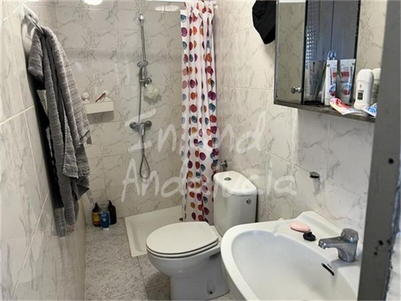 4 спальная комната городская тюрьма продается