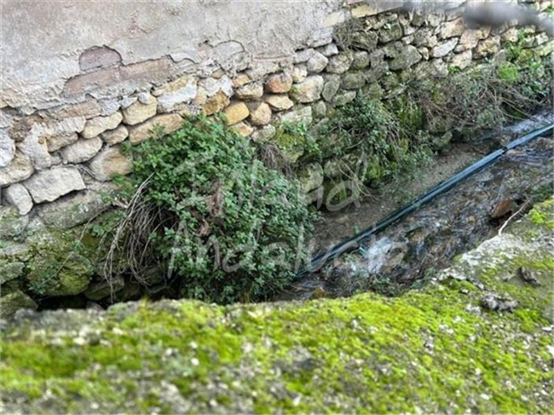 4 спальная комната городская тюрьма продается