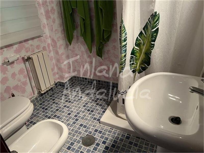 4 спальная комната городская тюрьма продается