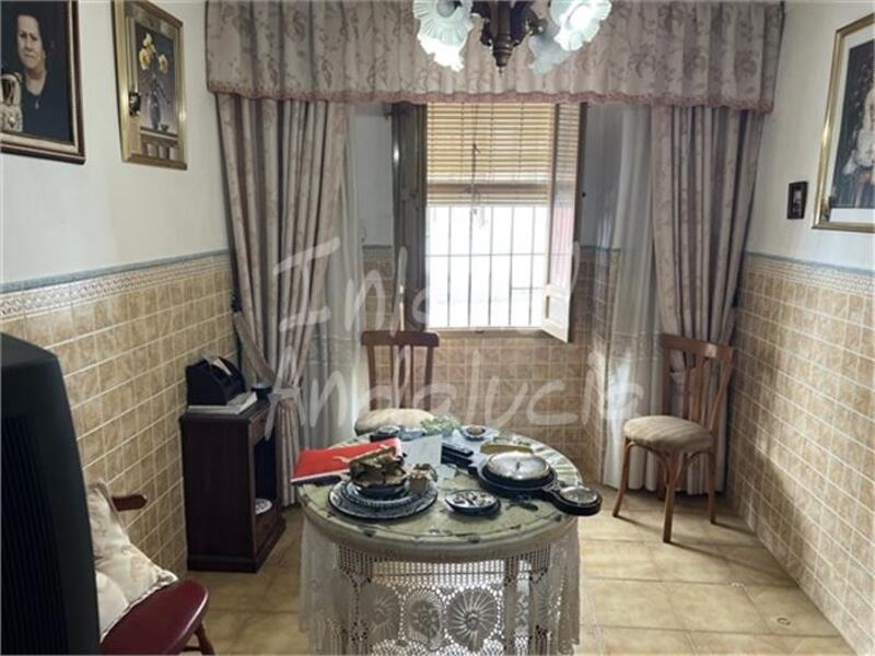 4 soveværelse Byhus til salg