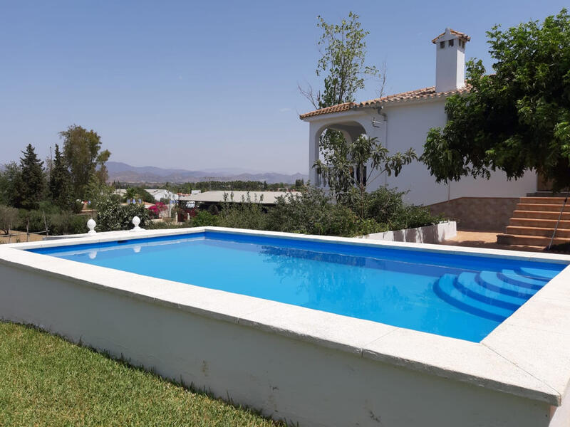 Villa for sale in Alhaurin de la Torre, Málaga