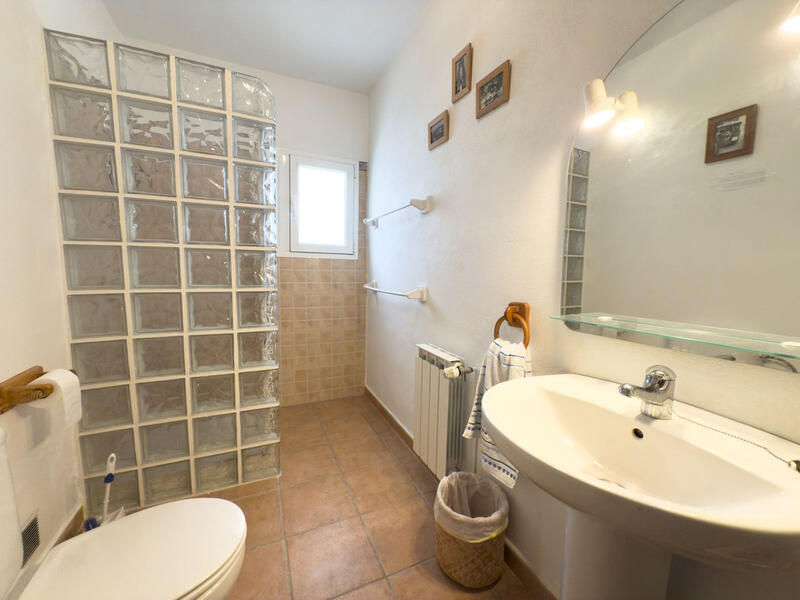 6 bedroom Duplex for sale