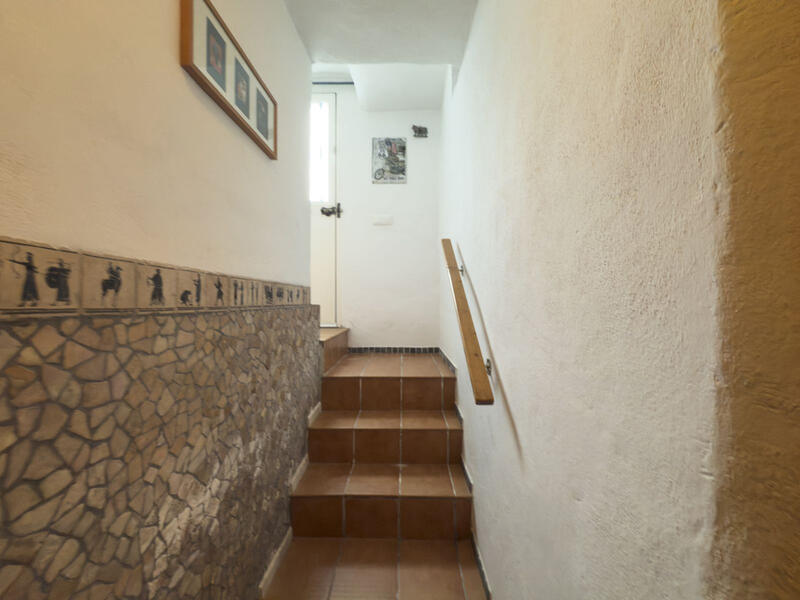 6 bedroom Duplex for sale