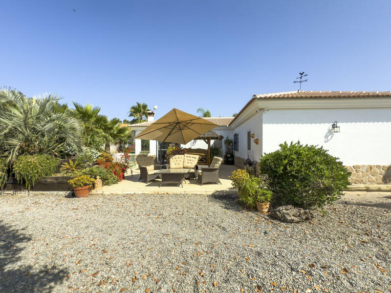 Villa for sale in Tolox, Málaga