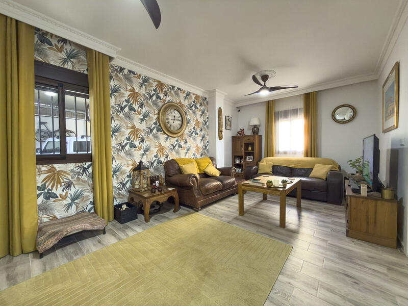 4 спальная комната вилла продается