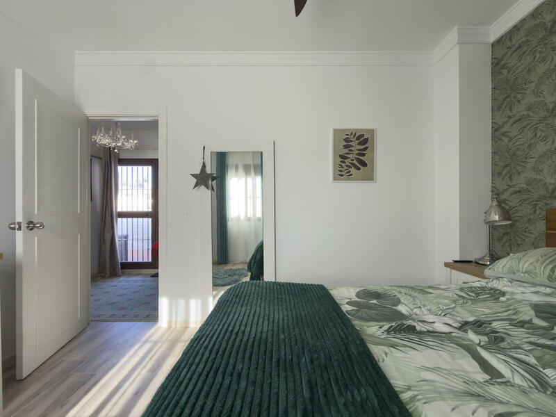 4 спальная комната вилла продается