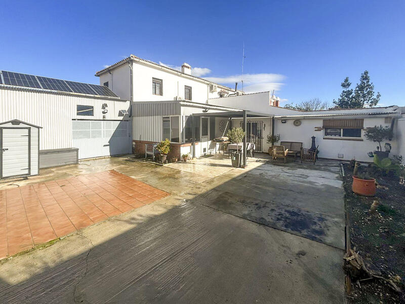 4 спальная комната вилла продается