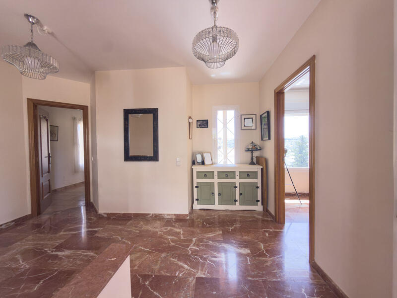 5 bedroom Villa for sale