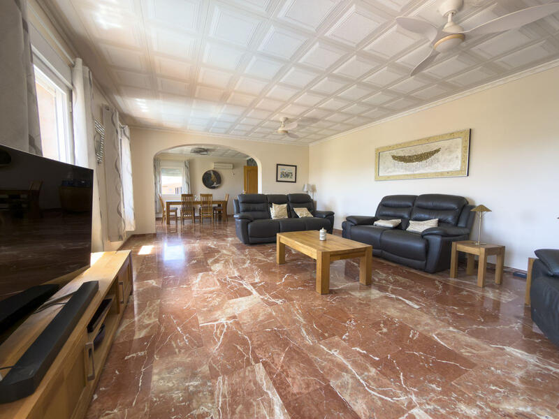 5 bedroom Villa for sale