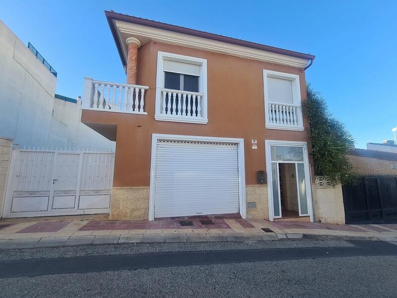 Townhouse for sale in Sax, Alicante