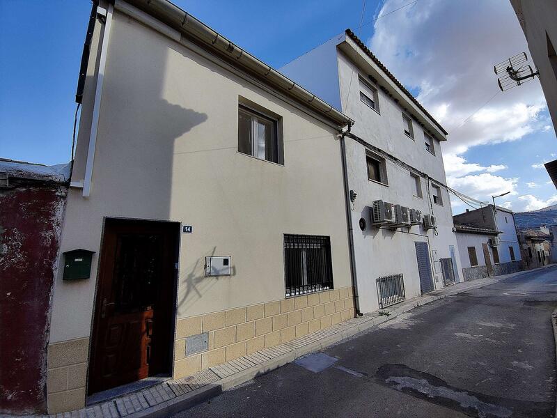 Stadthaus zu verkaufen in Pinoso, Alicante