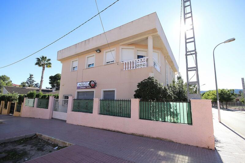 Commercial Property for sale in Monóvar, Alicante