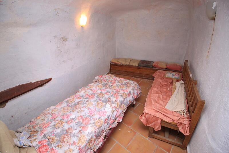 4 soveværelse Grottehus til salg