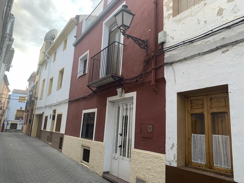 Townhouse for sale in Ayora, Valencia