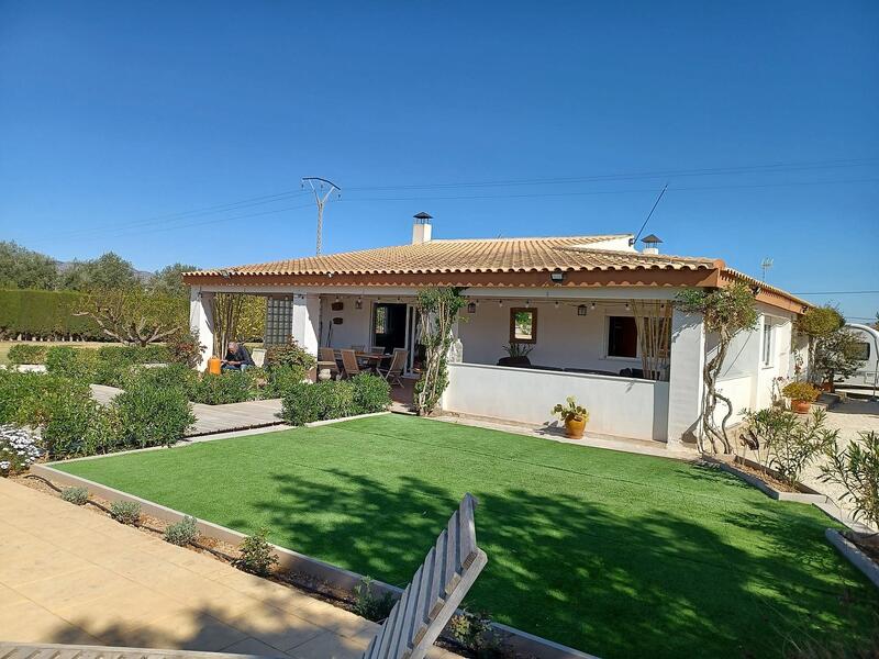 Villa for sale in Aspe, Alicante