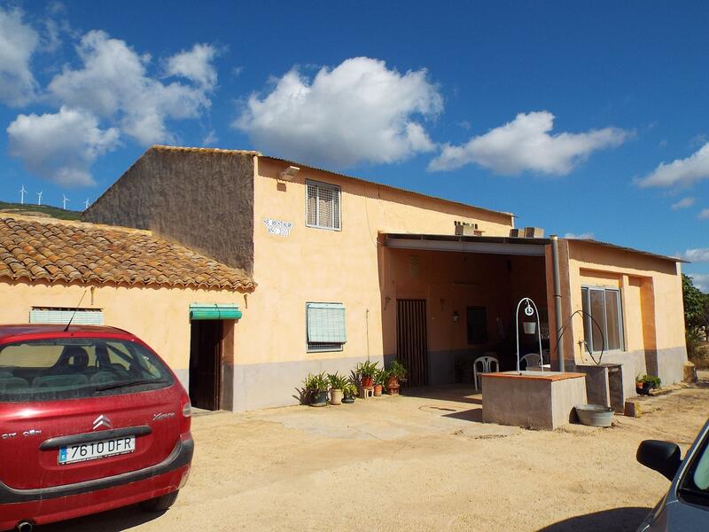 Country House for sale in Caudete, Albacete