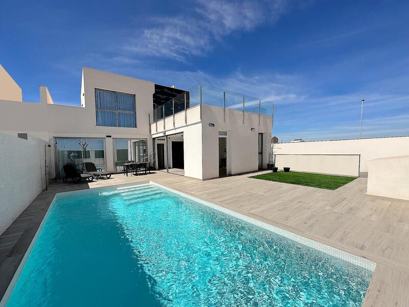 Villa for sale in La Manga del Mar Menor, Murcia