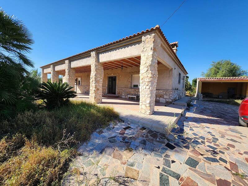 Villa for sale in Novelda, Alicante