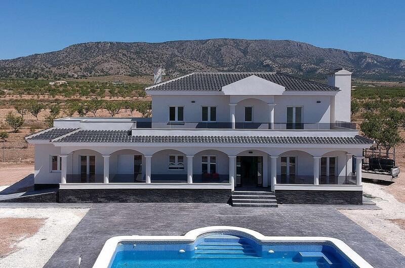 6 bedroom Villa for sale in Pinoso, Alicante