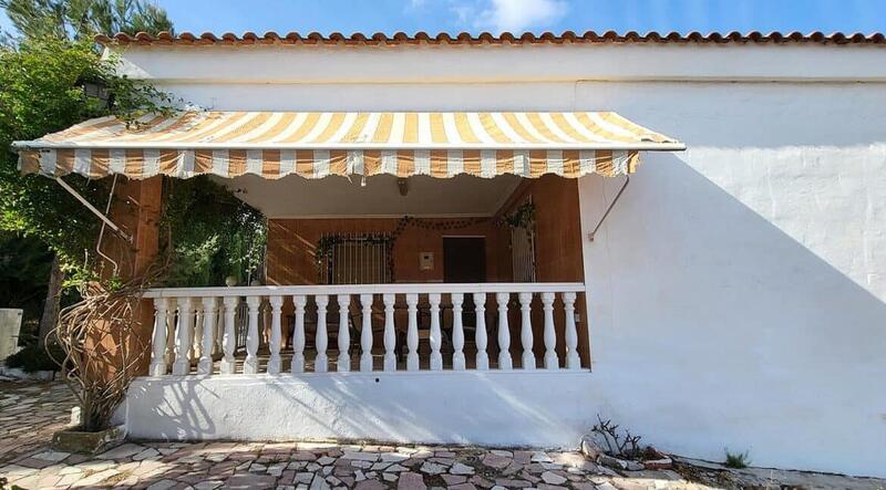 Villa en venta en La Romana, Alicante