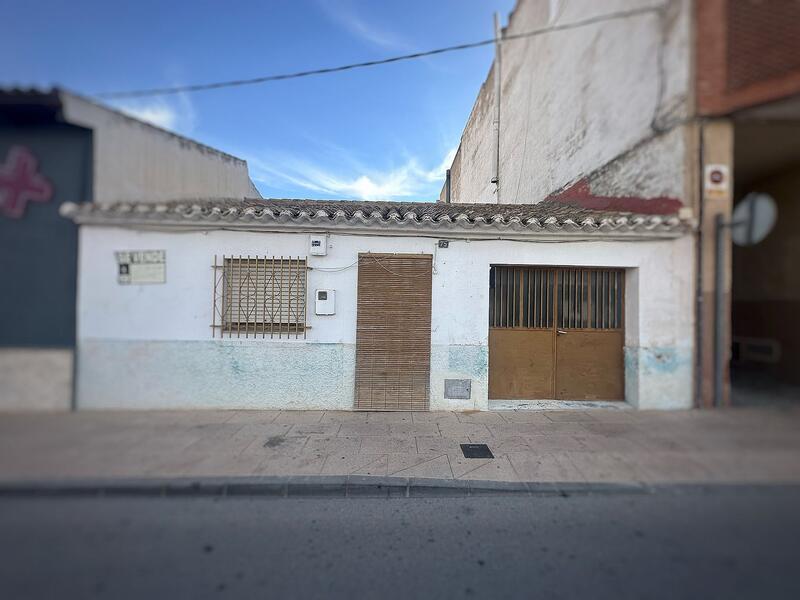Adosado en venta en Pinoso, Alicante