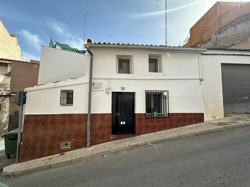 Townhouse for sale in Yecla, Murcia