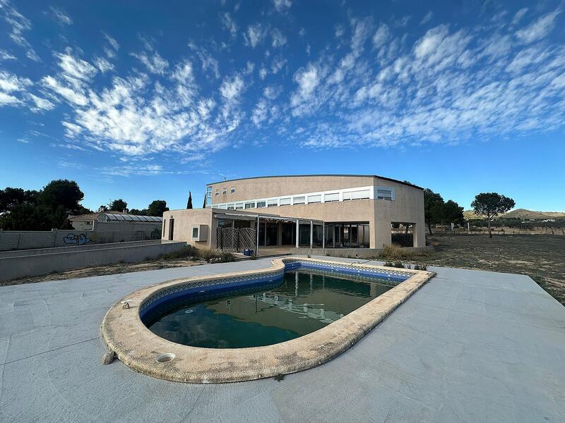 Villa for sale in Yecla, Murcia