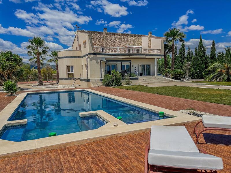 Villa à vendre dans Novelda, Alicante