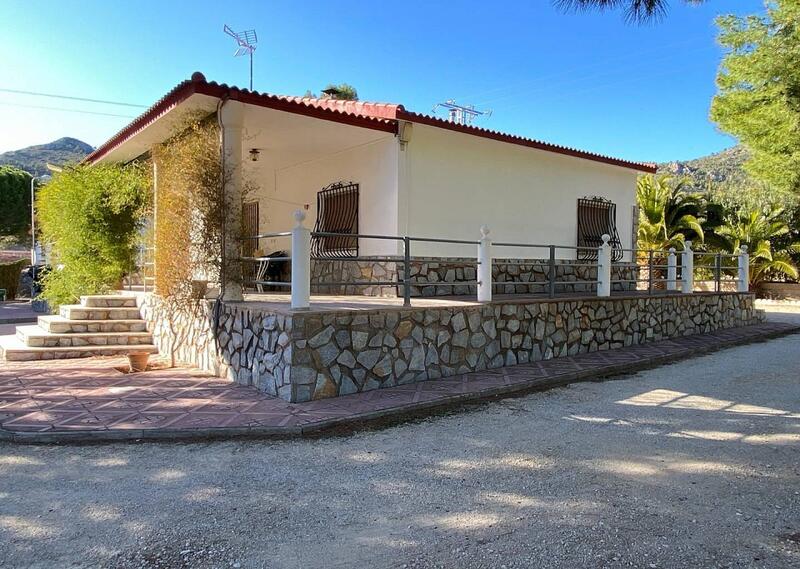Villa Te koop in Sax, Alicante