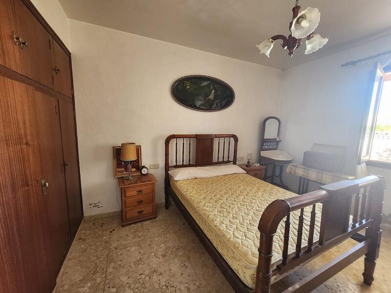 4 спальная комната Деревенский Дом продается