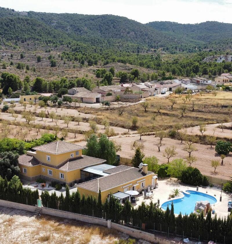 Villa til salg i Pinoso, Alicante