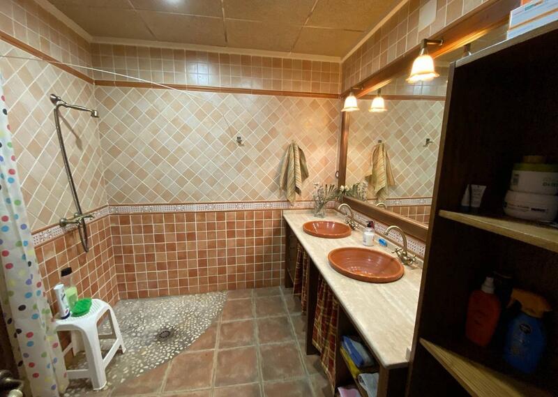 5 bedroom Villa for sale