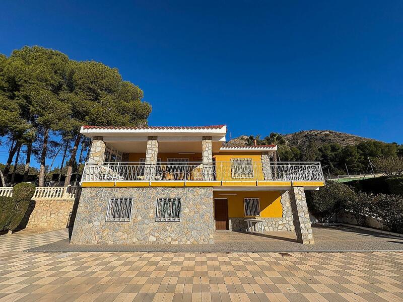 4 Cuarto Villa en venta