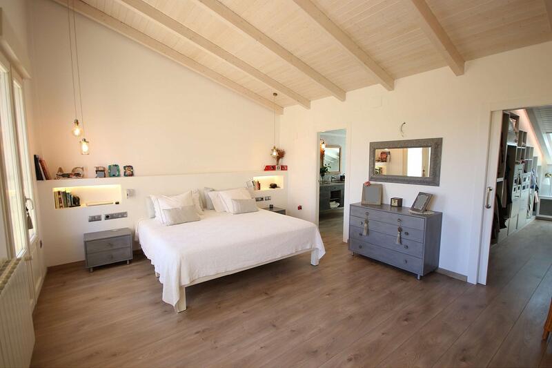 6 bedroom Villa for sale