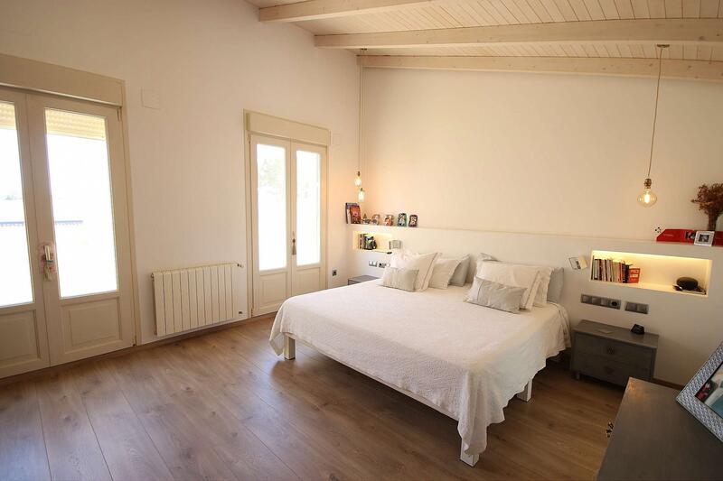 6 bedroom Villa for sale