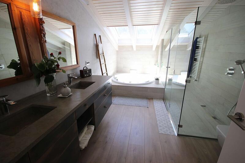 6 bedroom Villa for sale