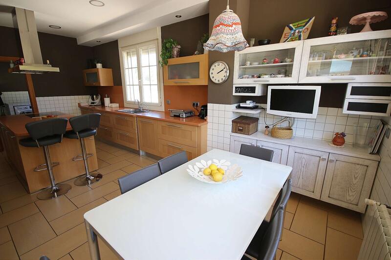 6 bedroom Villa for sale