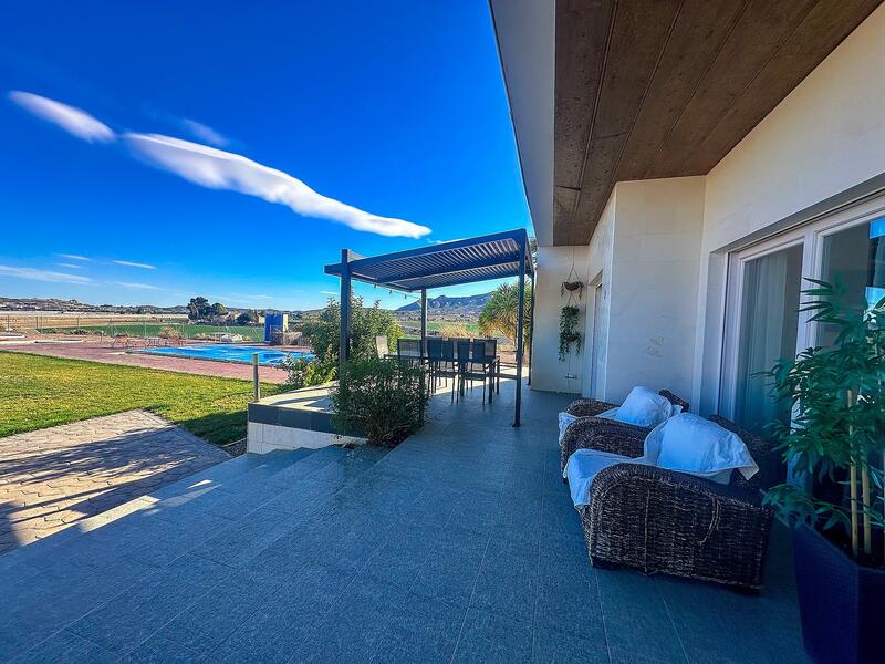 5 bedroom Villa for sale
