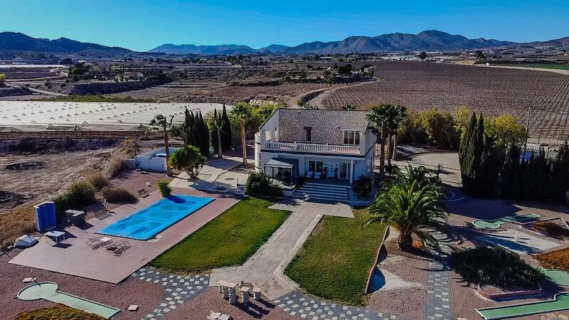 5 bedroom Villa for sale