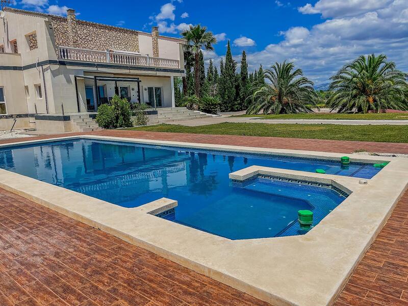 5 bedroom Villa for sale