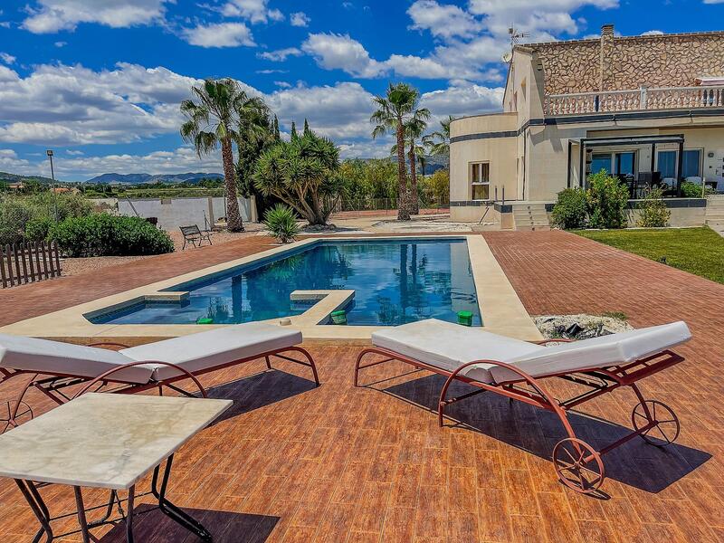 5 bedroom Villa for sale